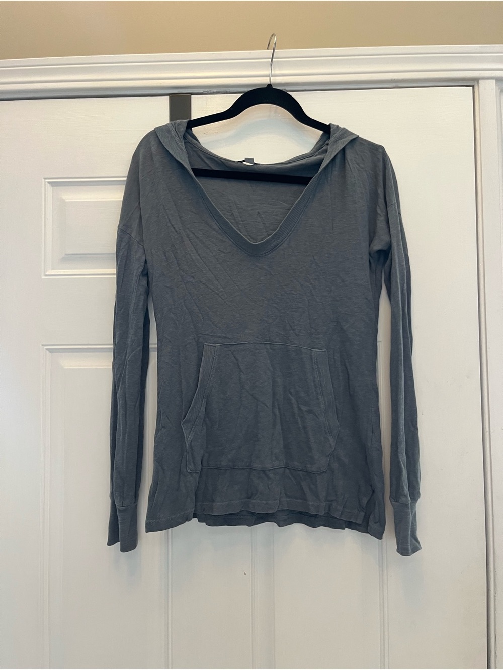 Women's Gray V-Neck Hooded Long Sleeve Top